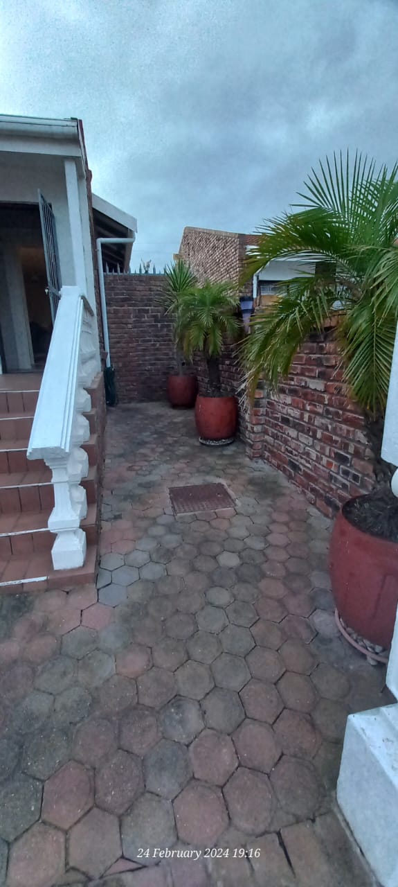 3 Bedroom Property for Sale in Deoville Park Western Cape